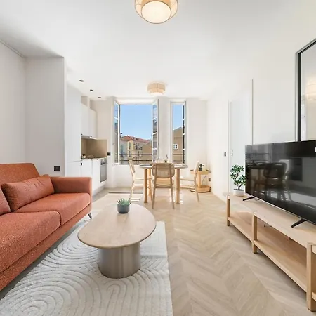 2-bedroom - Sleeps 4 - Place Massena דירה ניס