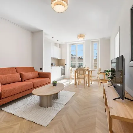 2-bedroom - Sleeps 4 - Place Massena דירה ניס