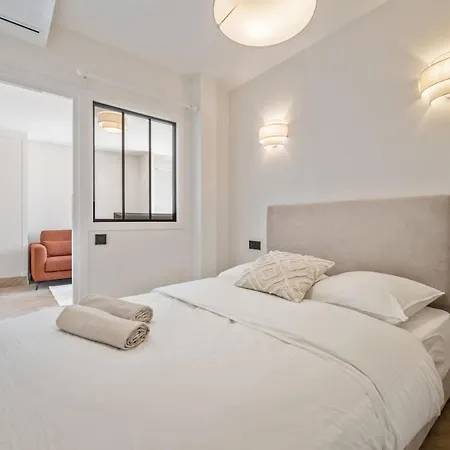 2-bedroom - Sleeps 4 - Place Massena Appartement