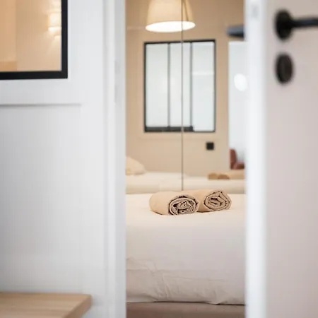 2-bedroom - Sleeps 4 - Place Massena * ניס