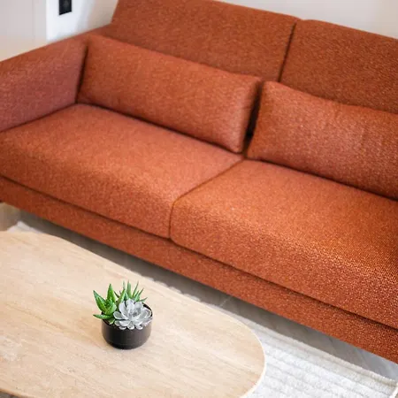 2-bedroom - Sleeps 4 - Place Massena דירה