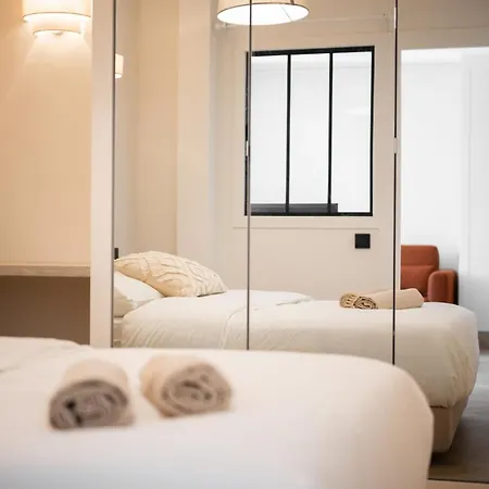 2-bedroom - Sleeps 4 - Place Massena דירה *