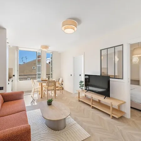 2-bedroom - Sleeps 4 - Place Massena * ניס